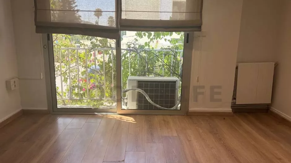 Office Space for Rent in Lac 1