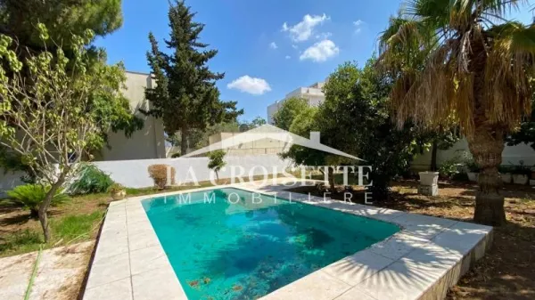 Luxury Ground Floor Apartment for Rent in La Marsa with Pool