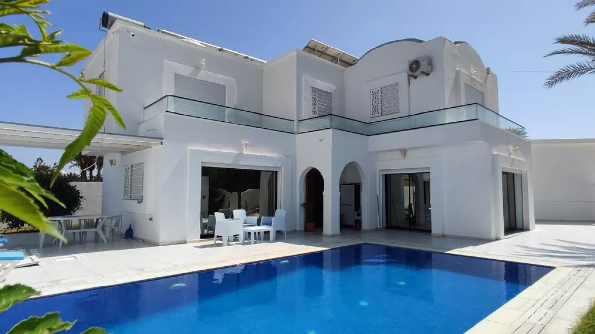 Luxury Villa in Djerba's Tourist Zone