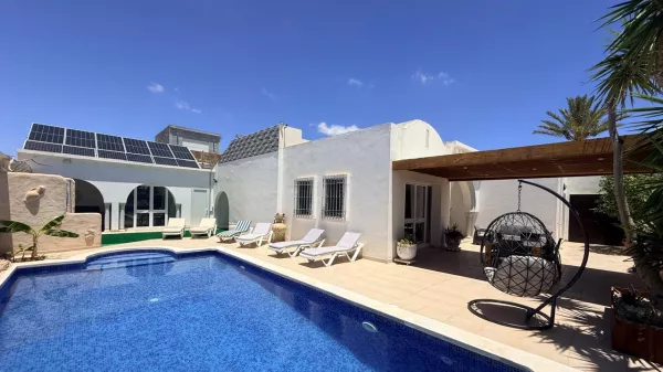 Villa a Piano Terra Stupenda Vicino alla Spiaggia a Djerba