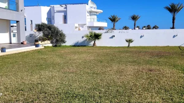 فيلا فاخرة للبيع في Jinnen بني خيار Beach، نابل