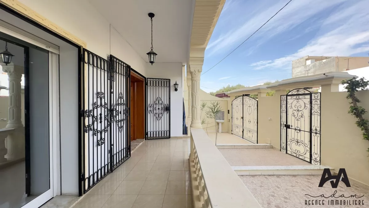 Luxury Duplex Villa with Garage in Beni Khiar Beach, Nabeul