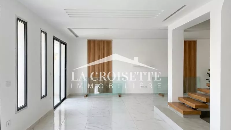 Luxurious Triplex with Garden for Rent in La Marsa MTRL0058