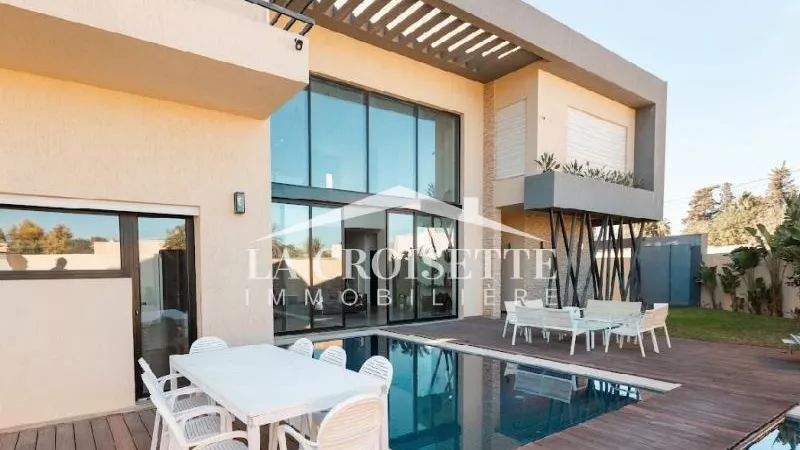 Unique Rental Opportunity: S+4 Villa with Pool in La Soukra