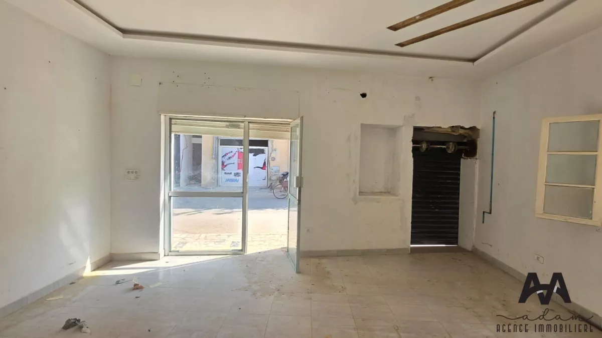 مساحة تجارية للإيجار في **Dar Chaâbane El Fehri, نابل**